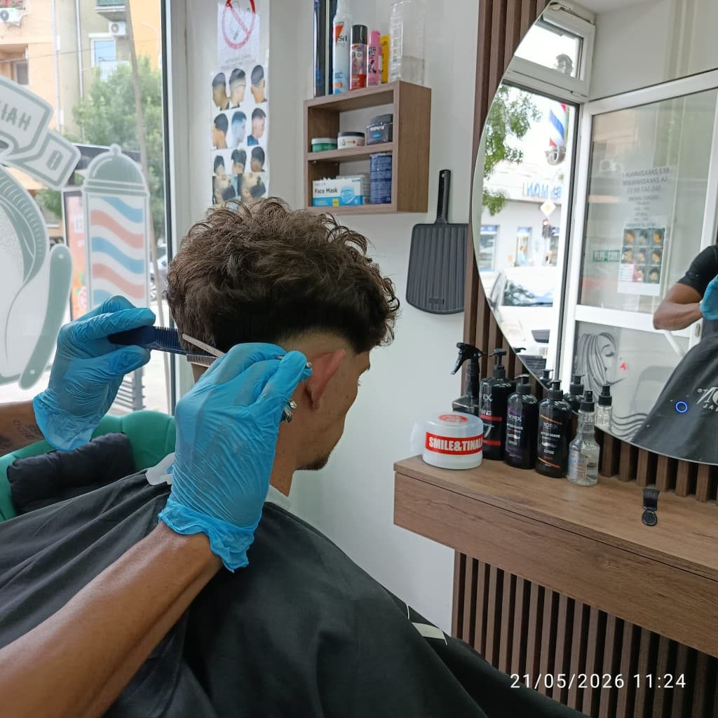 Gold trimmer skin fade